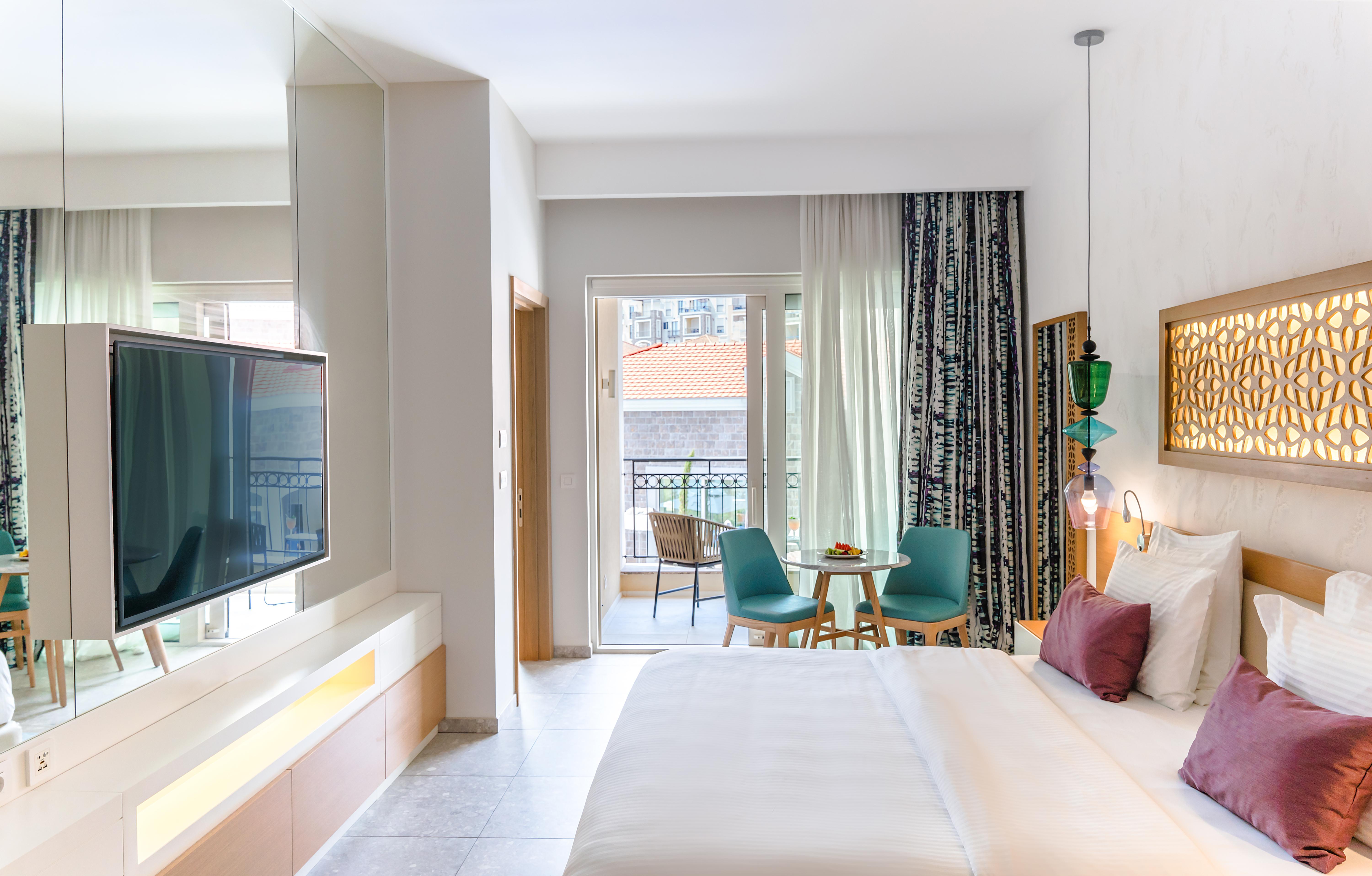 เดอะ เชดี ลุสติกา เบย์ Hotel ติวัต ภายนอก รูปภาพ
