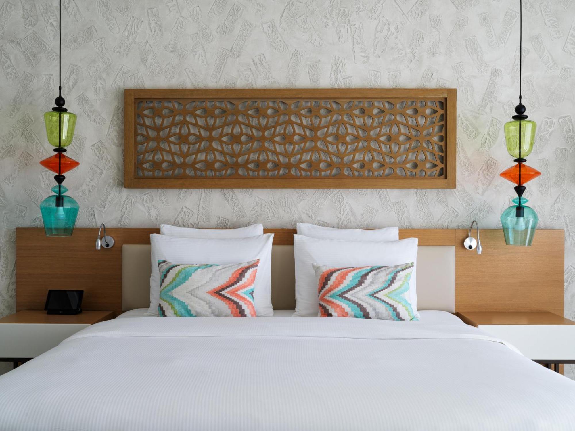 เดอะ เชดี ลุสติกา เบย์ Hotel ติวัต ภายนอก รูปภาพ