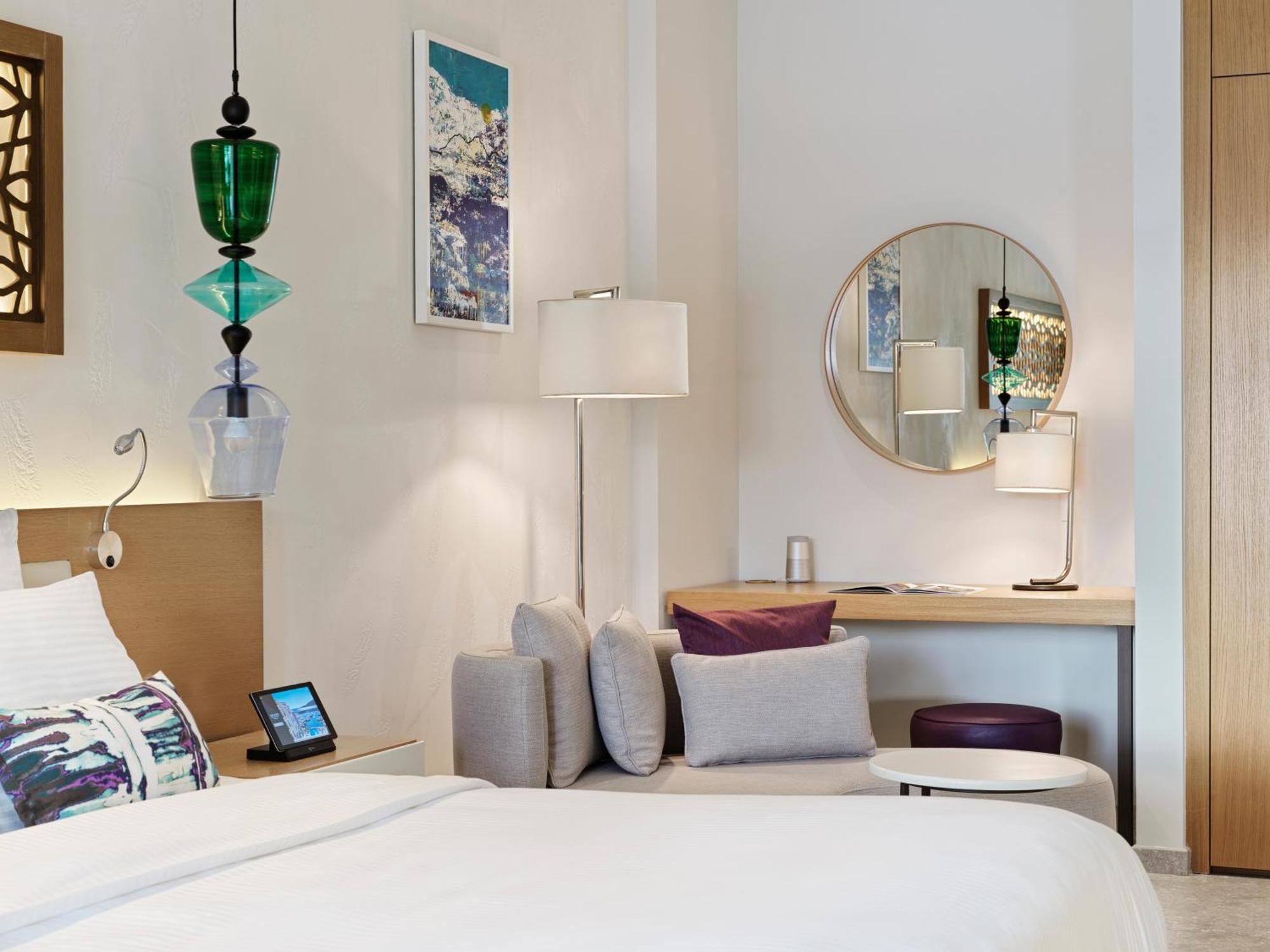 เดอะ เชดี ลุสติกา เบย์ Hotel ติวัต ภายนอก รูปภาพ