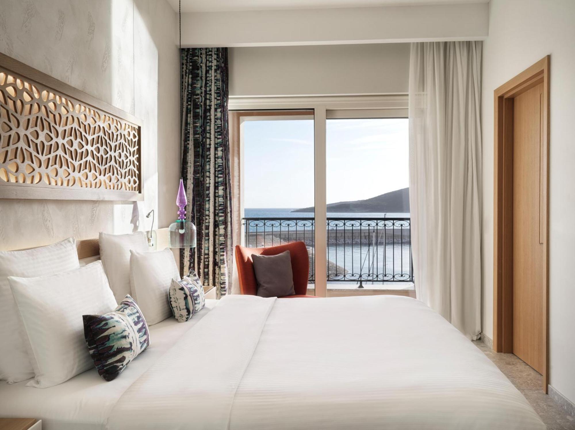 เดอะ เชดี ลุสติกา เบย์ Hotel ติวัต ภายนอก รูปภาพ