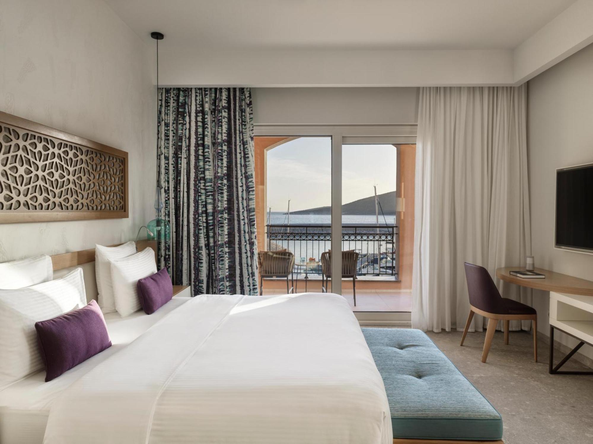 เดอะ เชดี ลุสติกา เบย์ Hotel ติวัต ภายนอก รูปภาพ