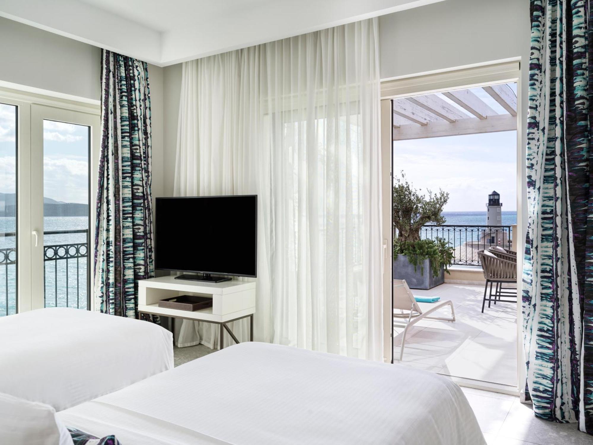 เดอะ เชดี ลุสติกา เบย์ Hotel ติวัต ภายนอก รูปภาพ