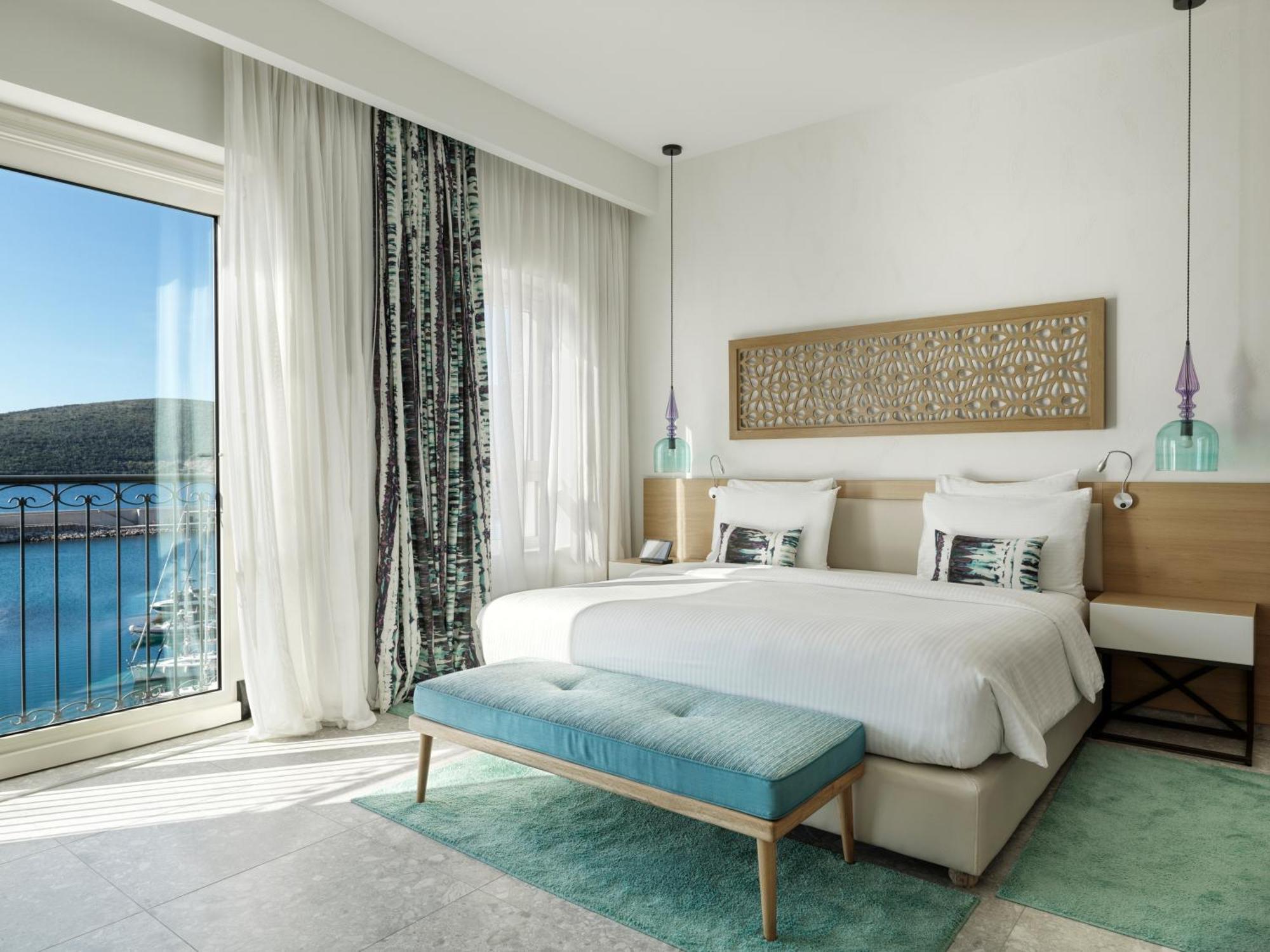 เดอะ เชดี ลุสติกา เบย์ Hotel ติวัต ภายนอก รูปภาพ